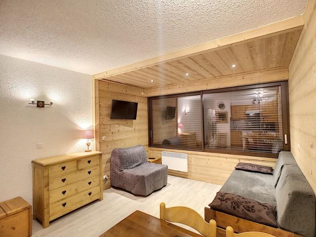Cozy 2-Room Apt for 5, South-West Exposure, Renovated, Ski-in/Ski-Out, Free WiFi - Les Menuires FR-1-178-70 - Les Menuires Reberty 1850