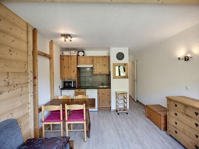 Cozy 2-Room Apt for 5, South-West Exposure, Renovated, Ski-in/Ski-Out, Free WiFi - Les Menuires FR-1-178-70 - Les Menuires Reberty 1850