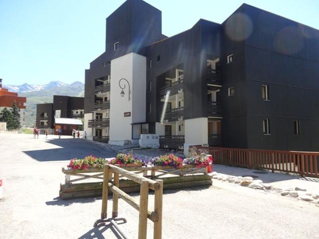 Cozy 2-Room Apt for 5, South-West Exposure, Renovated, Ski-in/Ski-Out, Free WiFi - Les Menuires FR-1-178-70 - Les Menuires Reberty 1850