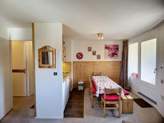 Les Menuires: 2 rooms, 6 ppl, south balcony, wifi, pets, parking FR-1-178-75 - Les Menuires Reberty 1850