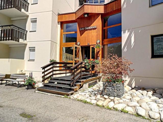 Les Menuires: 2 rooms, 6 ppl, south balcony, wifi, pets, parking FR-1-178-75 - Les Menuires Reberty 1850