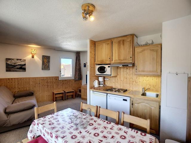Les Menuires: 2 rooms, 6 ppl, south balcony, wifi, pets, parking FR-1-178-75 - Les Menuires Reberty 1850