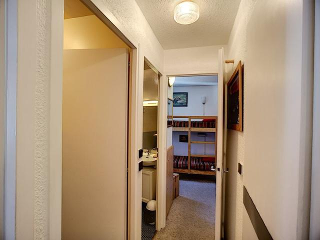 Les Menuires: 2 rooms, 6 ppl, south balcony, wifi, pets, parking FR-1-178-75 - Les Menuires Reberty 1850