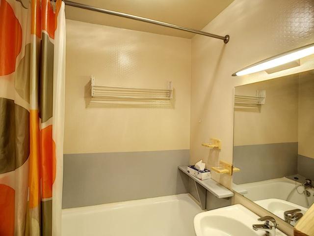 Les Menuires: 2 rooms, 6 ppl, south balcony, wifi, pets, parking FR-1-178-75 - Les Menuires Reberty 1850