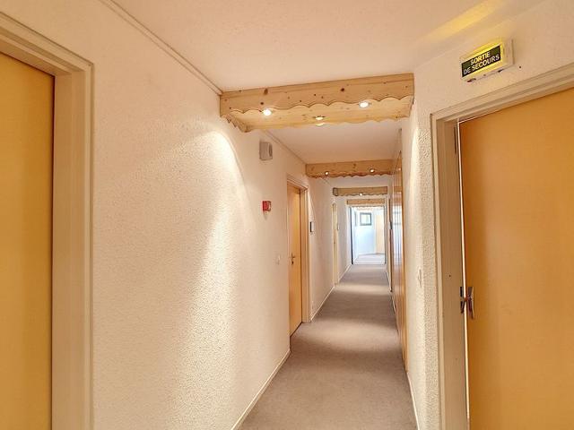 Les Menuires: 2 rooms, 6 ppl, south balcony, wifi, pets, parking FR-1-178-75 - Les Menuires Reberty 1850