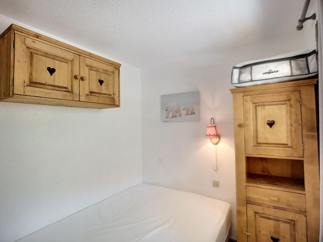 Charming Ski-In/Ski-Out 2BR Apartment with Terrace, Sleeps 5 - Les Menuires FR-1-178-88 - Les Menuires Bruyères