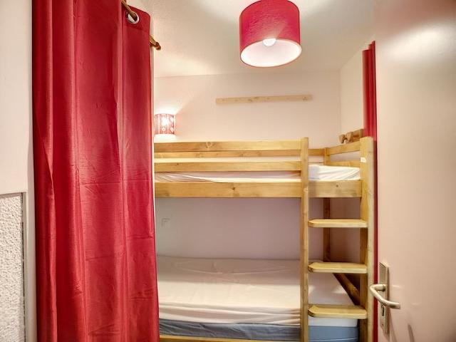 Charming Ski-In/Ski-Out 2BR Apartment with Terrace, Sleeps 5 - Les Menuires FR-1-178-88 - Les Menuires Bruyères