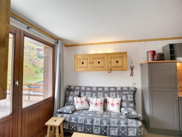 Charming Ski-In/Ski-Out 2BR Apartment with Terrace, Sleeps 5 - Les Menuires FR-1-178-88 - Les Menuires Bruyères