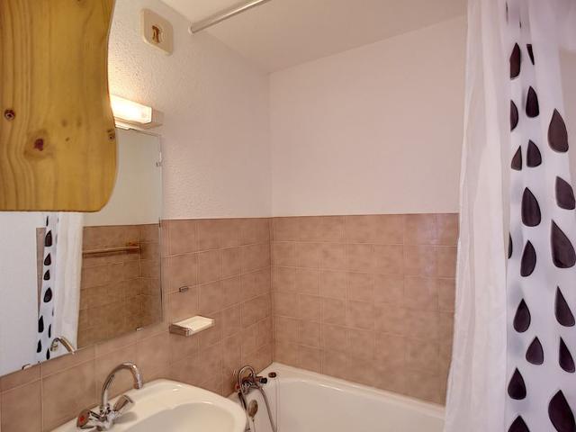2-room apartment for 4 people at the foot of the slopes with wifi FR-1-178-14 - Les Menuires Bruyères