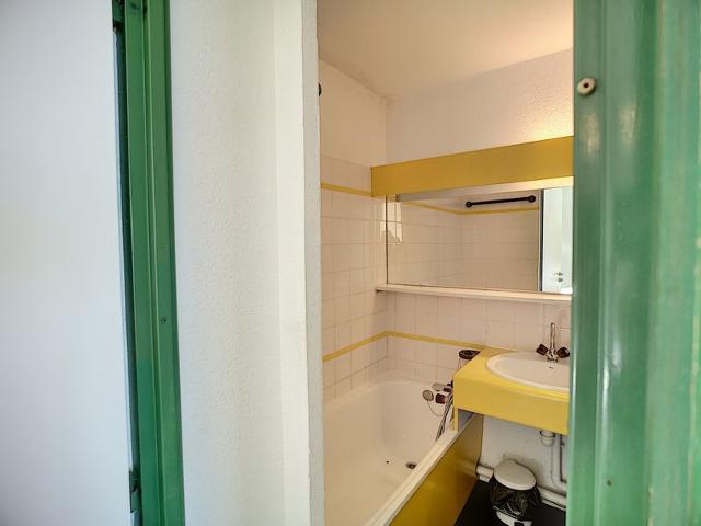 3 rooms 4 ppl, ski-in/ski-out, balcony, parking, near shops FR-1-178-61 - Les Menuires Reberty 2000