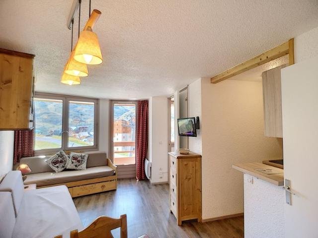 Charming Renovated 1-Bedroom Apartment, Ski-in/Ski-out, South-Facing Balcony - Les Menuires FR-1-178-133 - Les Menuires Reberty 1850