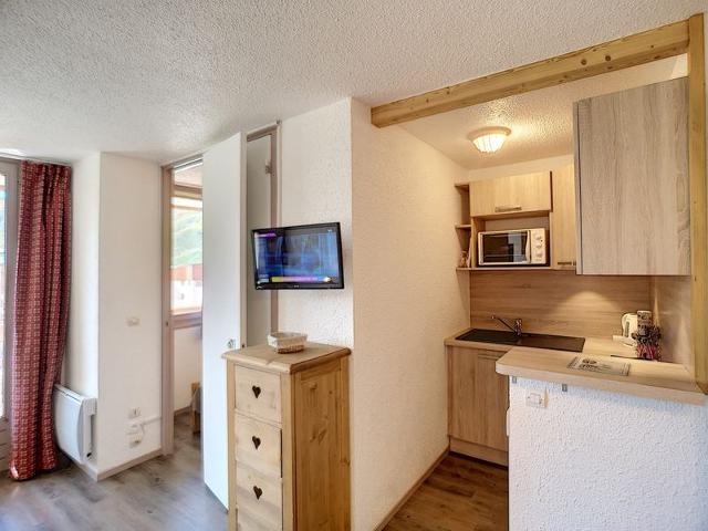 Charming Renovated 1-Bedroom Apartment, Ski-in/Ski-out, South-Facing Balcony - Les Menuires FR-1-178-133 - Les Menuires Reberty 1850