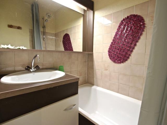 Bright renovated studio, balcony, pets welcome FR-1-340-154 - Chamrousse