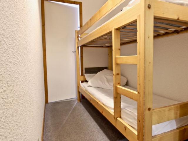 Ski-in/Ski-out 2-Room Apt, Sleeps 6, South-Facing Terrace FR-1-340-149 - Chamrousse