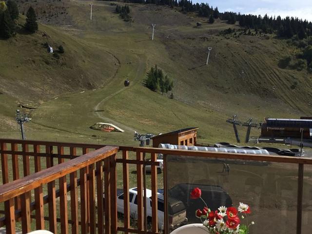 Ski-in/Ski-out 2-Room Apt, Sleeps 6, South-Facing Terrace FR-1-340-149 - Chamrousse