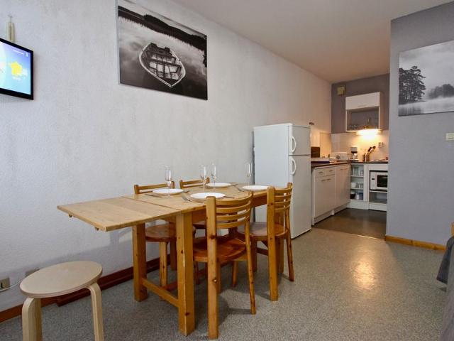 Ski-in/Ski-out 2-Room Apt, Sleeps 6, South-Facing Terrace FR-1-340-149 - Chamrousse