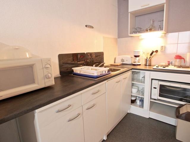 Ski-in/Ski-out 2-Room Apt, Sleeps 6, South-Facing Terrace FR-1-340-149 - Chamrousse