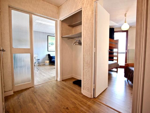 Bright 2-room apartment, 6 pax, balcony, washer, parking FR-1-340-84 - Chamrousse