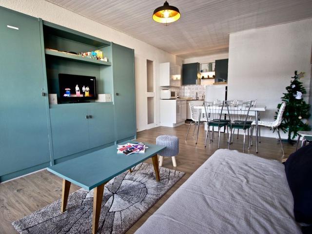 Bright 2-room apartment, 6 pax, balcony, washer, parking FR-1-340-84 - Chamrousse