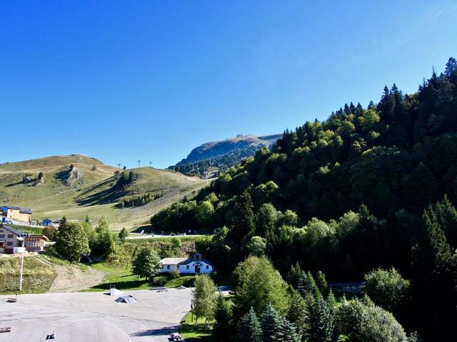 Studio for 3/4 with covered parking in Chamrousse FR-1-340-111 - Chamrousse