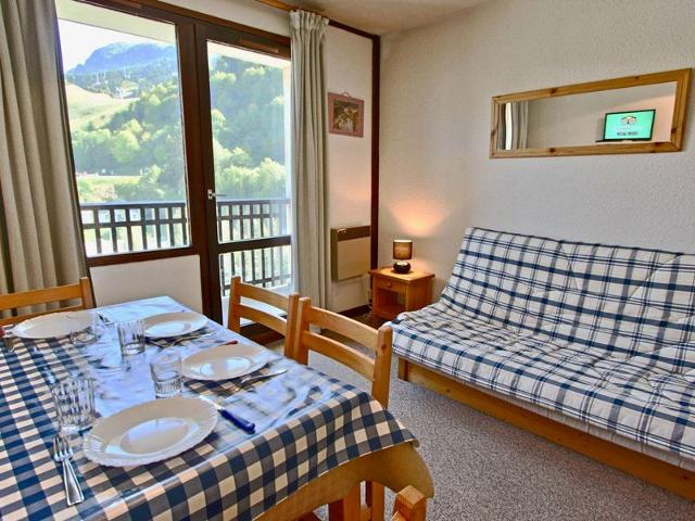 Studio for 3/4 with covered parking in Chamrousse FR-1-340-111 - Chamrousse