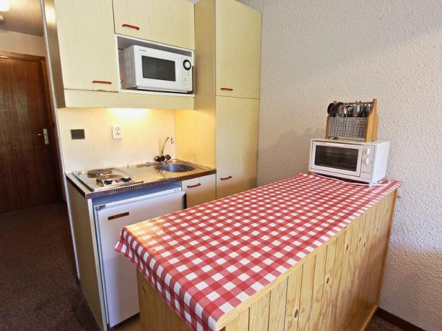 Studio for 3/4 with covered parking in Chamrousse FR-1-340-111 - Chamrousse