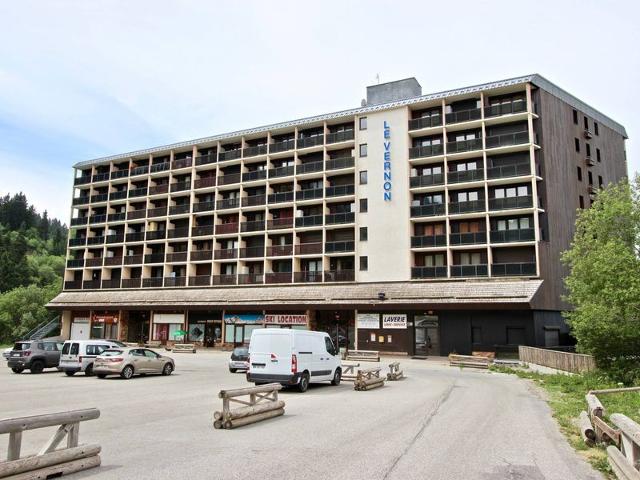 Studio for 3/4 with covered parking in Chamrousse FR-1-340-111 - Chamrousse