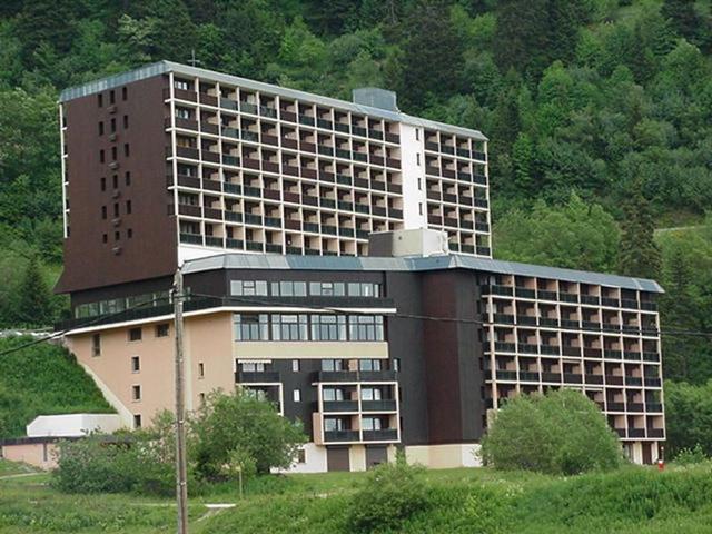 Studio for 3/4 with covered parking in Chamrousse FR-1-340-111 - Chamrousse