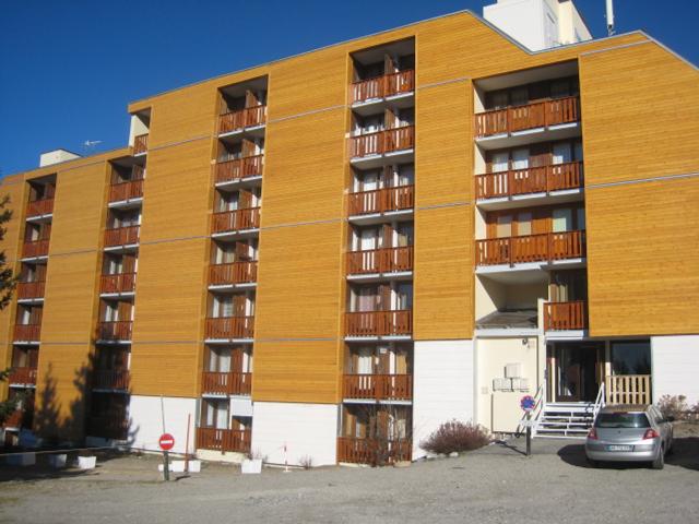 Cozy Studio for 3, Ski-In/Ski-Out, Balcony, Pet-Friendly, Ski Locker FR-1-340-124 - Chamrousse