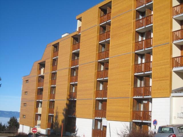 Cozy Studio for 3, Ski-In/Ski-Out, Balcony, Pet-Friendly, Ski Locker FR-1-340-124 - Chamrousse