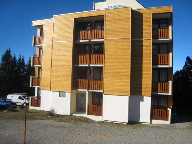 Cozy Studio for 3, Ski-In/Ski-Out, Balcony, Pet-Friendly, Ski Locker FR-1-340-124 - Chamrousse