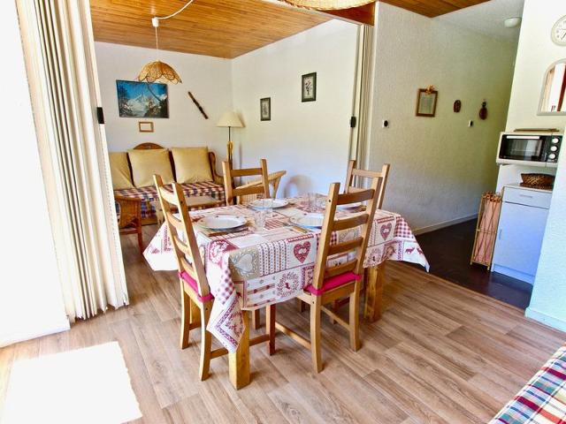 Cozy Studio for 4, Well-Equipped, Ski-in/Ski-out Location FR-1-340-99 - Chamrousse