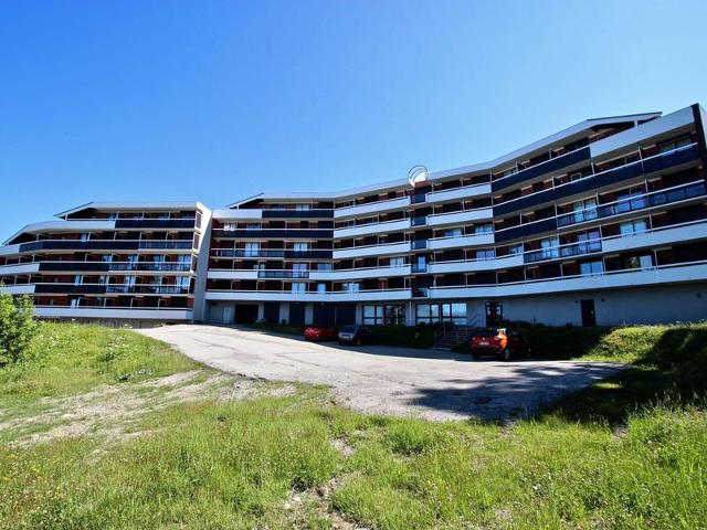 Cozy Studio with Balcony for 4, Near Slopes and Shops FR-1-340-121 - Chamrousse