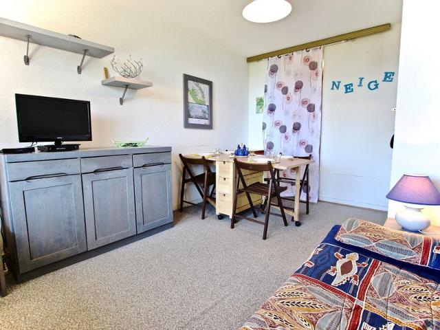 Cozy Studio with Balcony for 4, Near Slopes and Shops FR-1-340-121 - Chamrousse