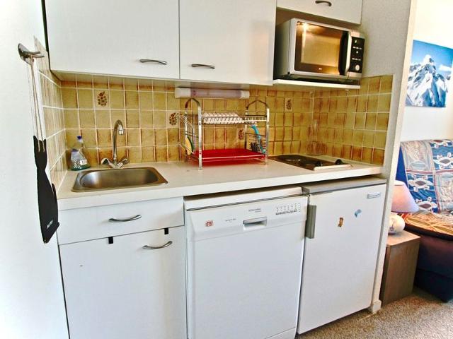 Cozy Studio with Balcony for 4, Near Slopes and Shops FR-1-340-121 - Chamrousse