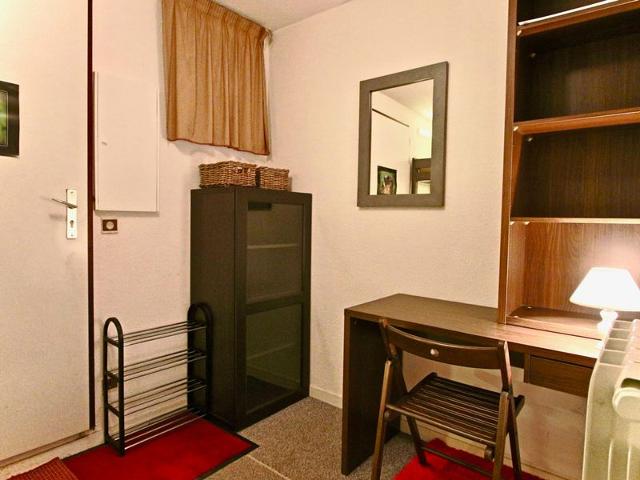 Cozy Studio with Balcony for 4, Near Slopes and Shops FR-1-340-121 - Chamrousse