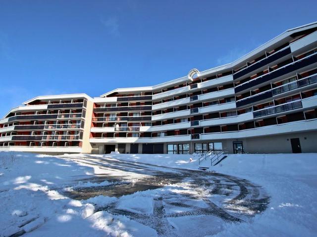 Cozy Studio with Balcony for 4, Near Slopes and Shops FR-1-340-121 - Chamrousse