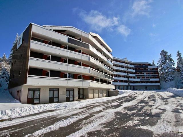 Cozy Studio with Balcony for 4, Near Slopes and Shops FR-1-340-121 - Chamrousse