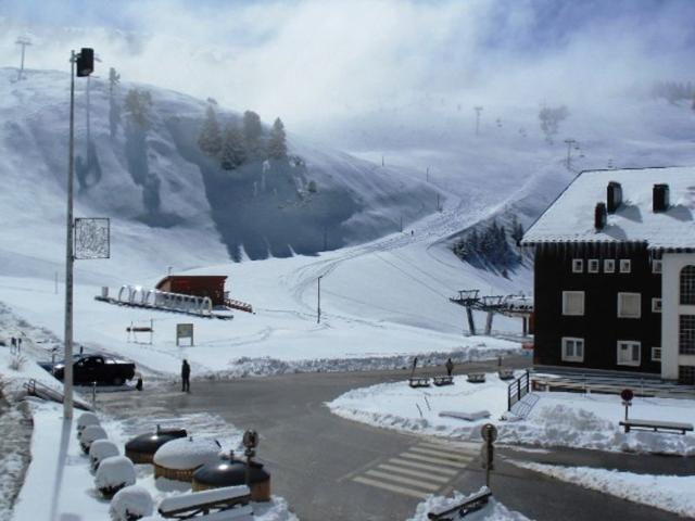 South-facing studio with balcony, near slopes and shops FR-1-340-159 - Chamrousse