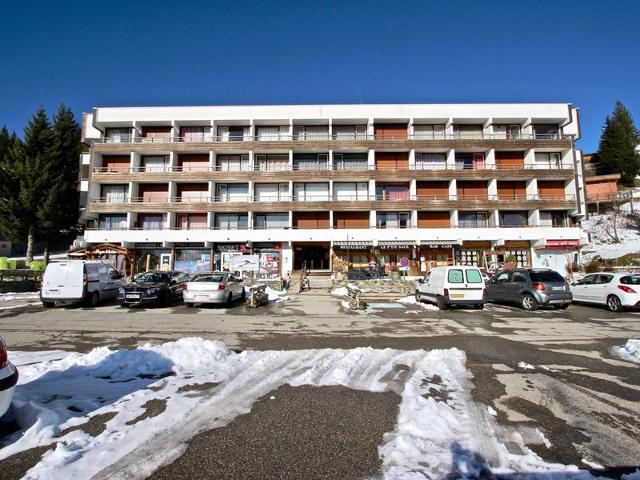 South-facing studio with balcony, near slopes and shops FR-1-340-159 - Chamrousse