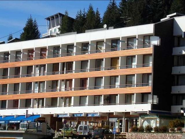 South-facing studio with balcony, near slopes and shops FR-1-340-159 - Chamrousse