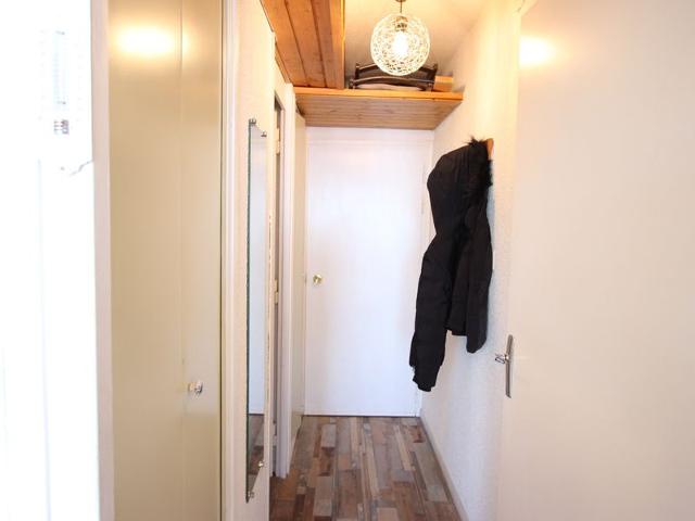 Ideal Studio for 3 Near Slopes, Shops – Ground Floor, West-Facing FR-1-340-6 - Chamrousse