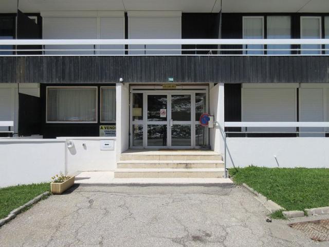 Ideal Studio for 3 Near Slopes, Shops – Ground Floor, West-Facing FR-1-340-6 - Chamrousse