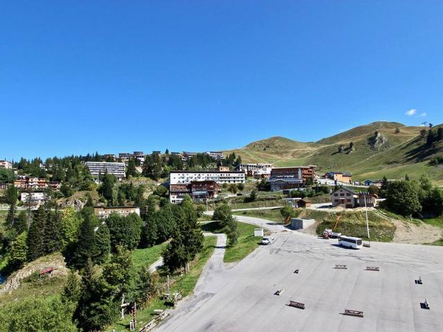 Studio with balcony and covered parking in Chamrousse FR-1-340-146 - Chamrousse