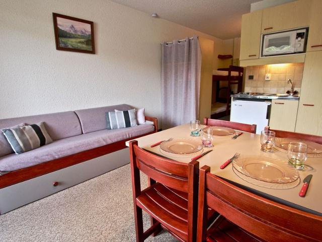 Studio with balcony and covered parking in Chamrousse FR-1-340-146 - Chamrousse