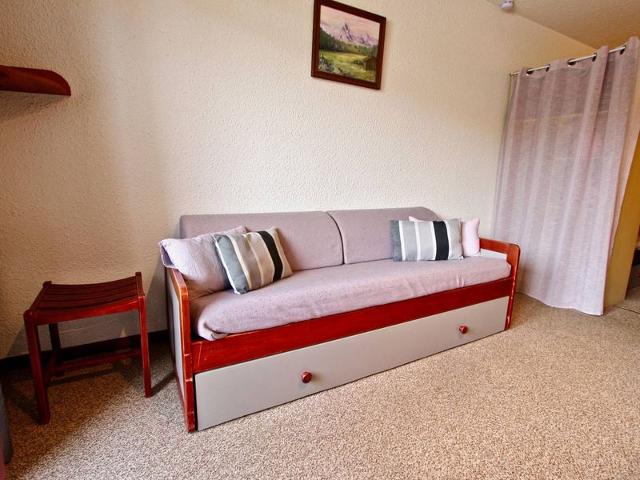 Studio with balcony and covered parking in Chamrousse FR-1-340-146 - Chamrousse