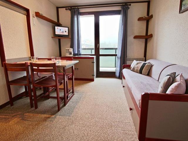 Studio with balcony and covered parking in Chamrousse FR-1-340-146 - Chamrousse