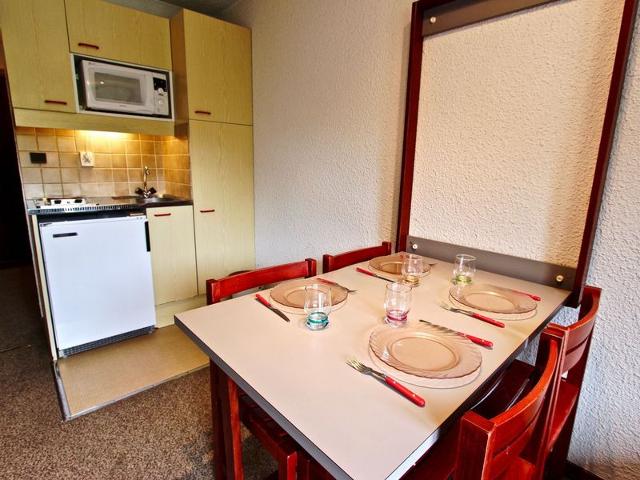 Studio with balcony and covered parking in Chamrousse FR-1-340-146 - Chamrousse