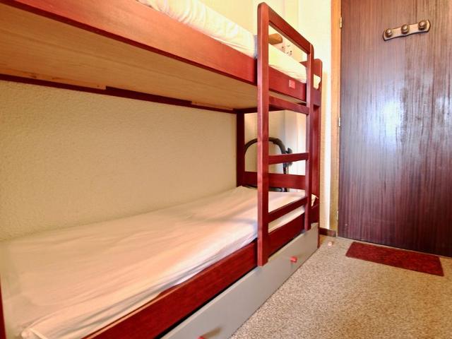Studio with balcony and covered parking in Chamrousse FR-1-340-146 - Chamrousse