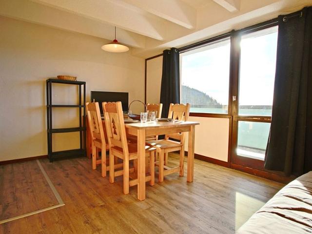 Studio cabin, balcony, covered parking, no pets allowed FR-1-340-122 - Chamrousse